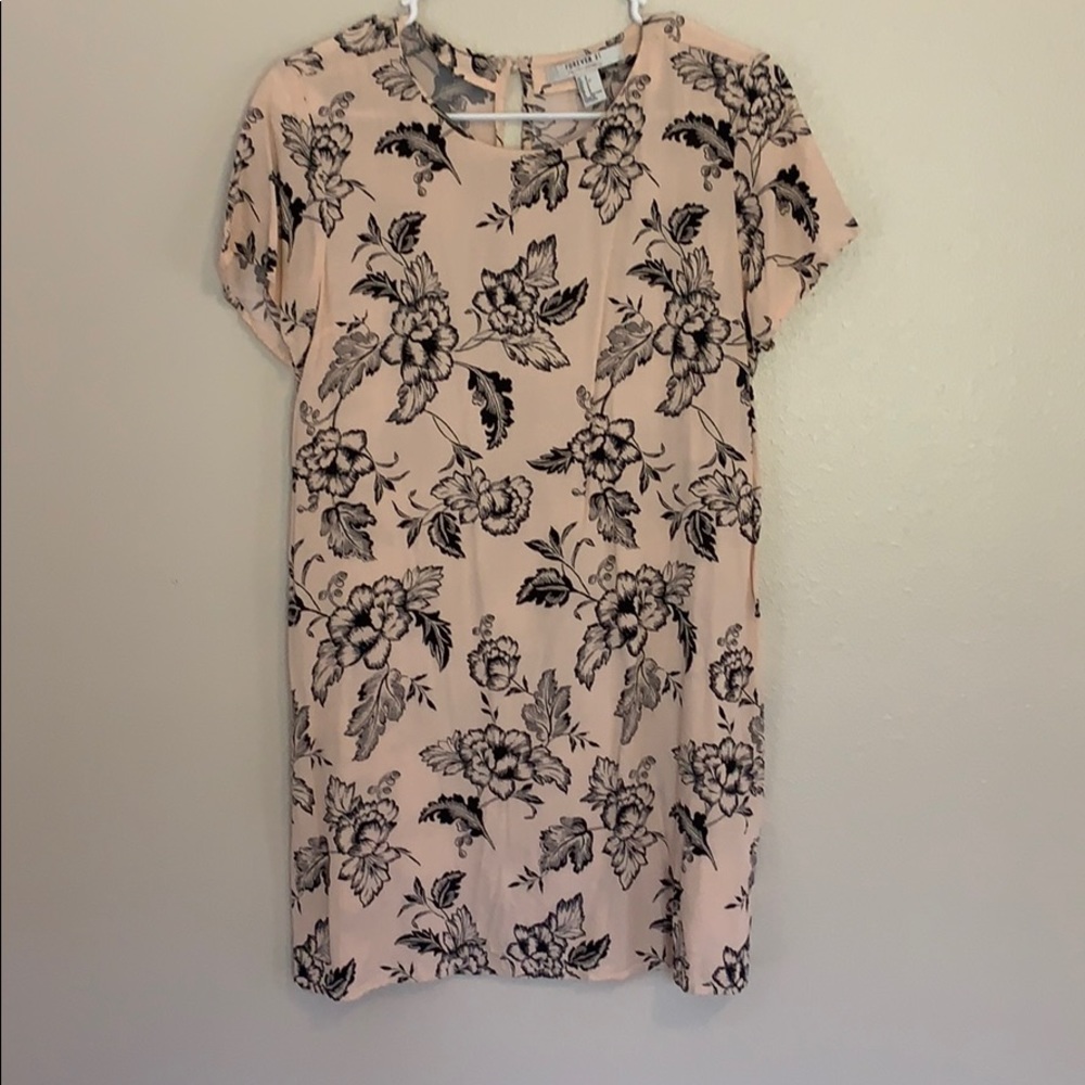 Light pink Floral T-shirt dress